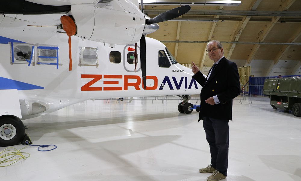 Sir Geoffrey Clifton-Brown visits ZeroAvia at Cotswold Airport