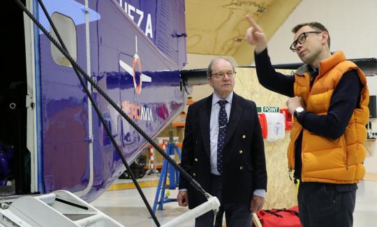 Sir Geoffrey Clifton-Brown visits ZeroAvia at Cotswold Airport